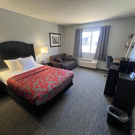 American Inn And Suites Ionia Екстериор снимка