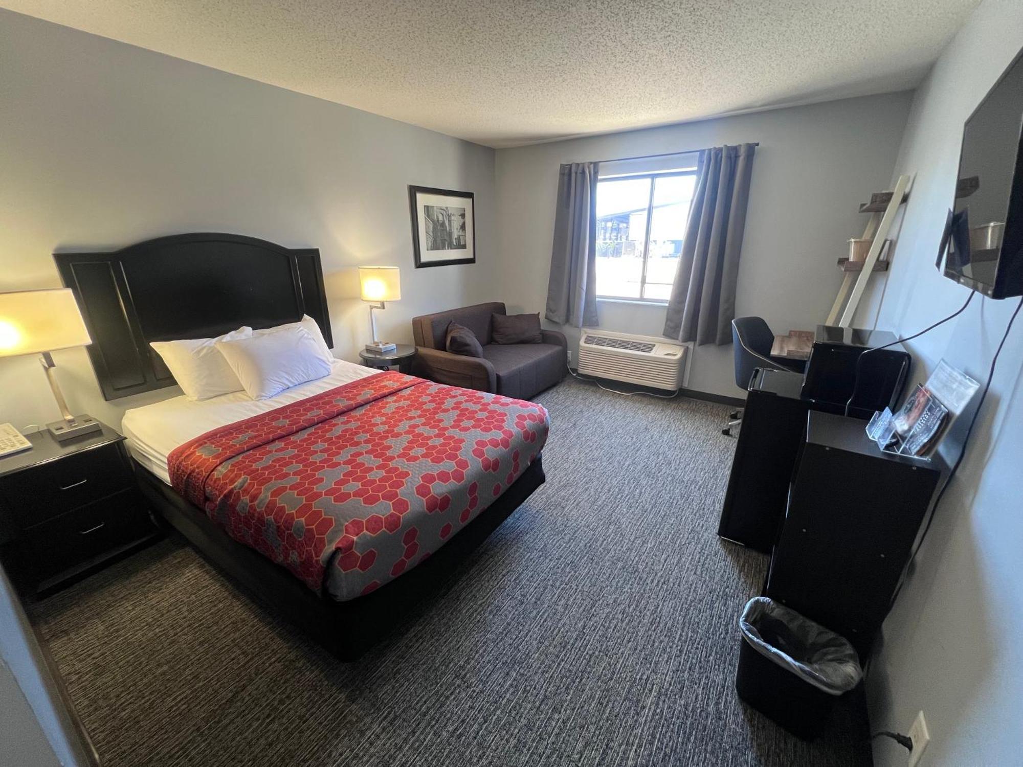 American Inn And Suites Ionia Екстериор снимка