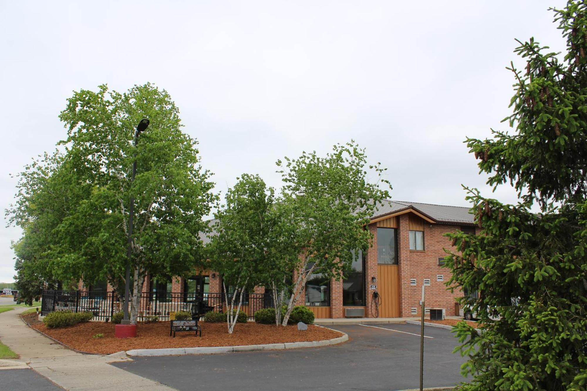 American Inn And Suites Ionia Екстериор снимка