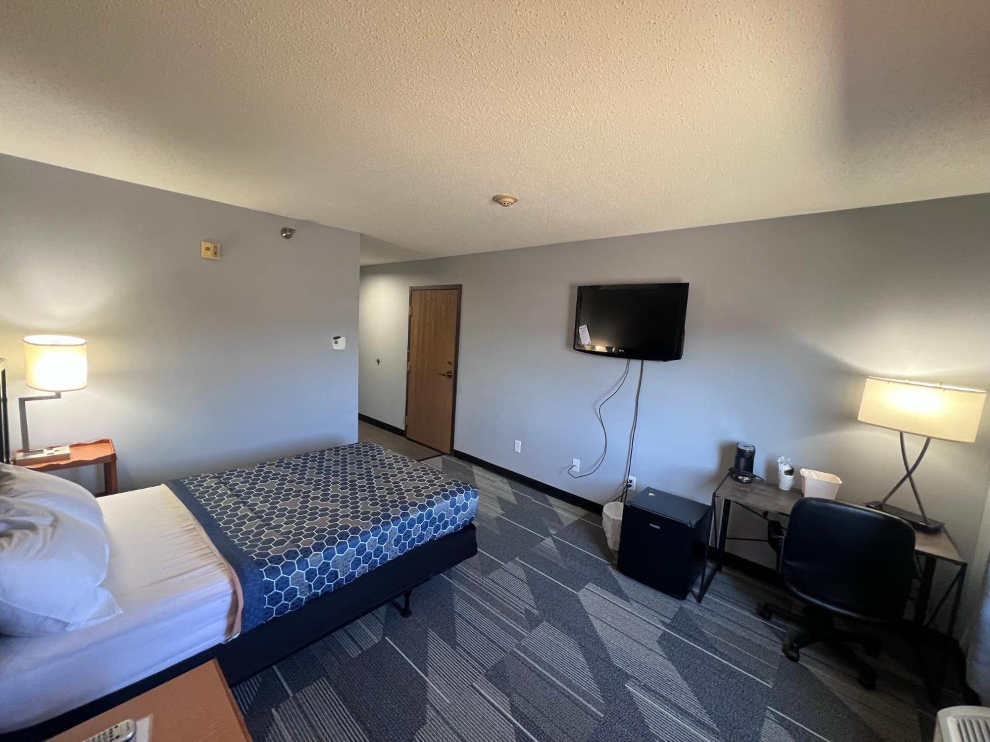 American Inn And Suites Ionia Екстериор снимка