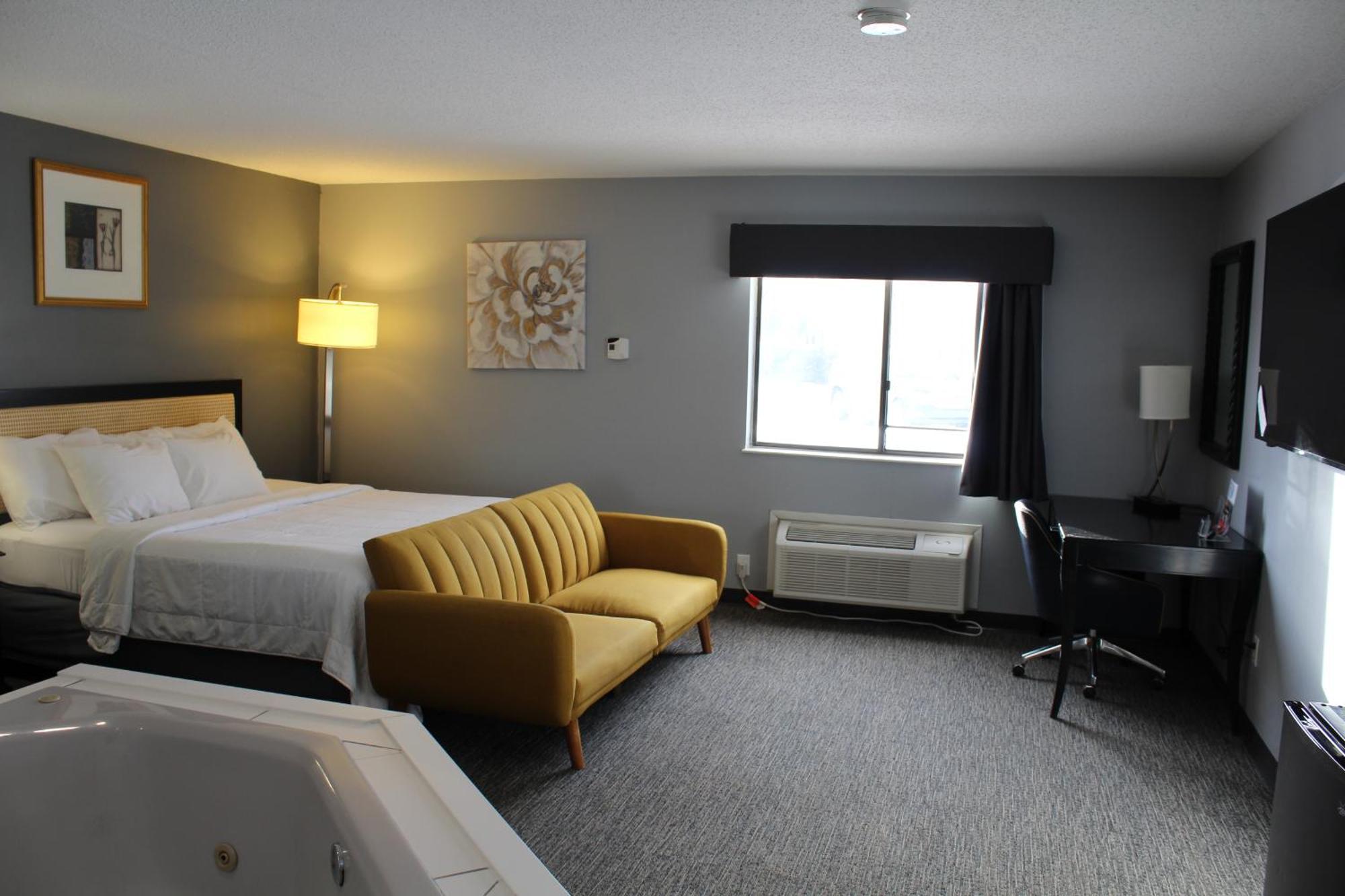 American Inn And Suites Ionia Екстериор снимка