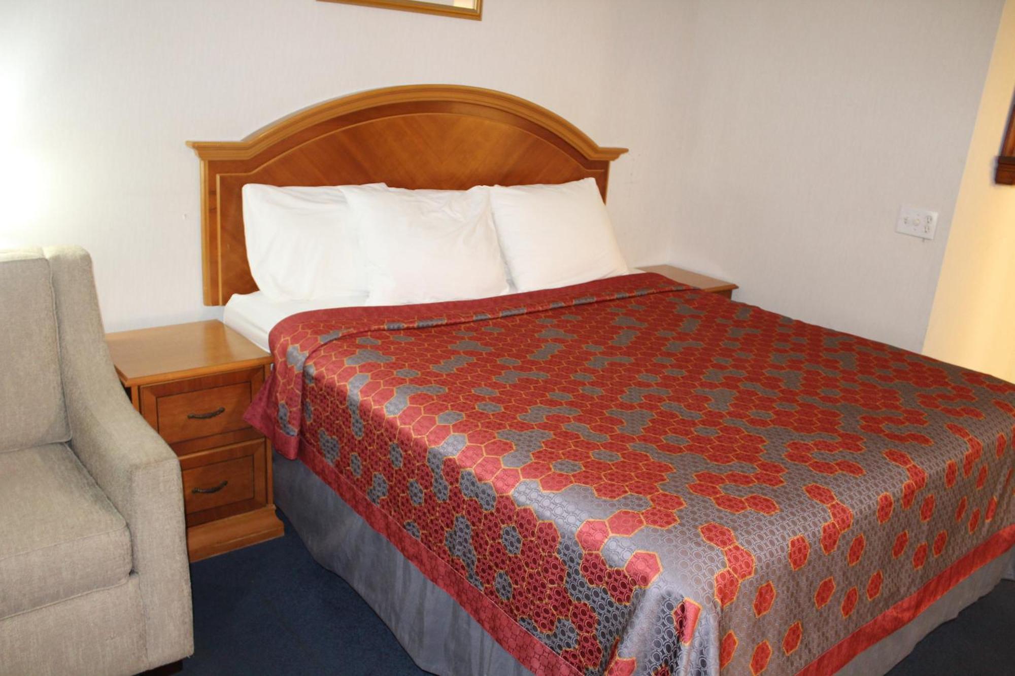 American Inn And Suites Ionia Екстериор снимка
