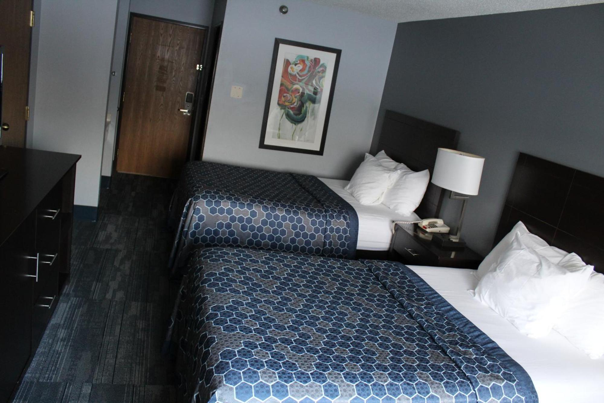 American Inn And Suites Ionia Екстериор снимка