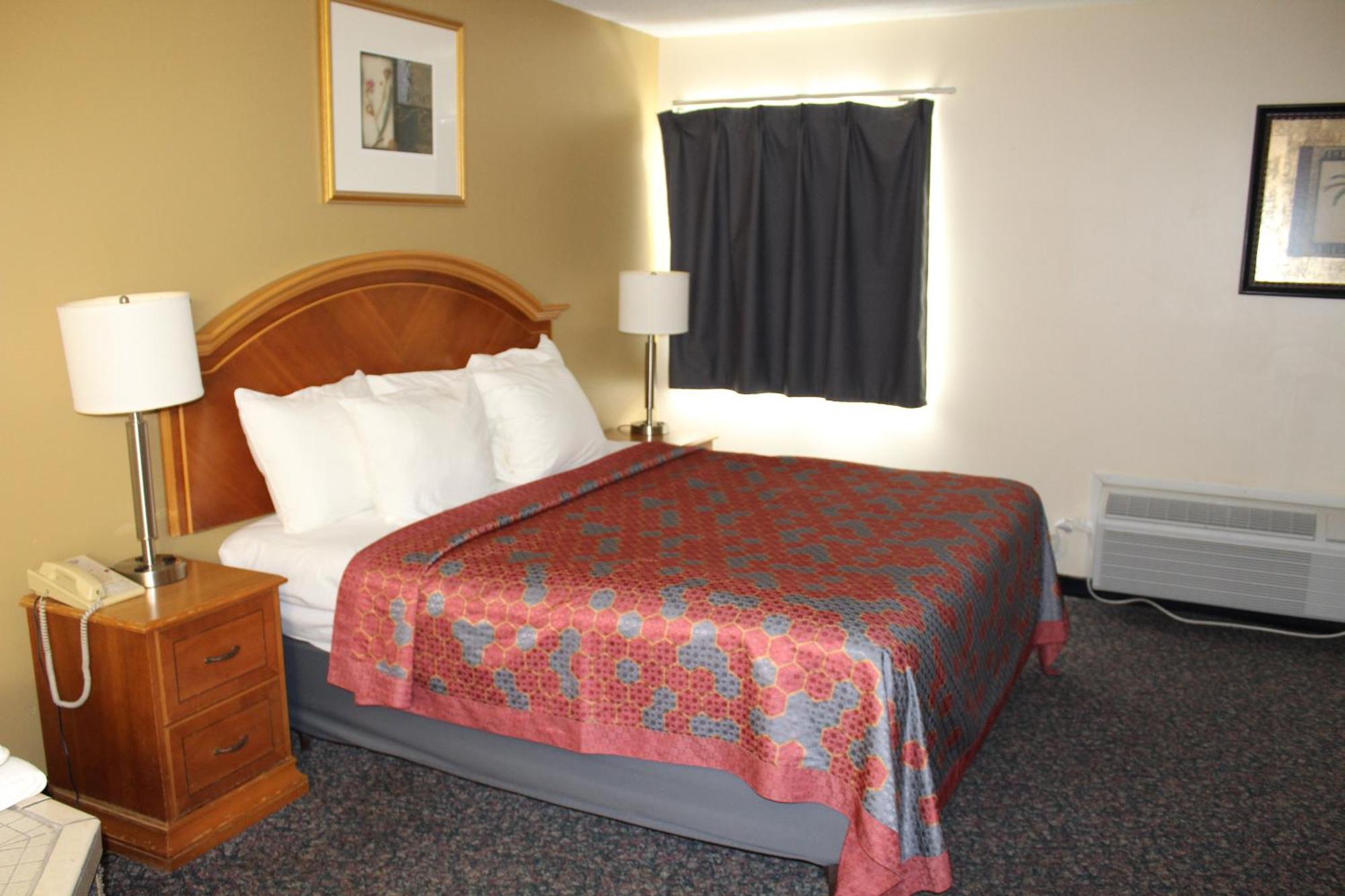American Inn And Suites Ionia Екстериор снимка