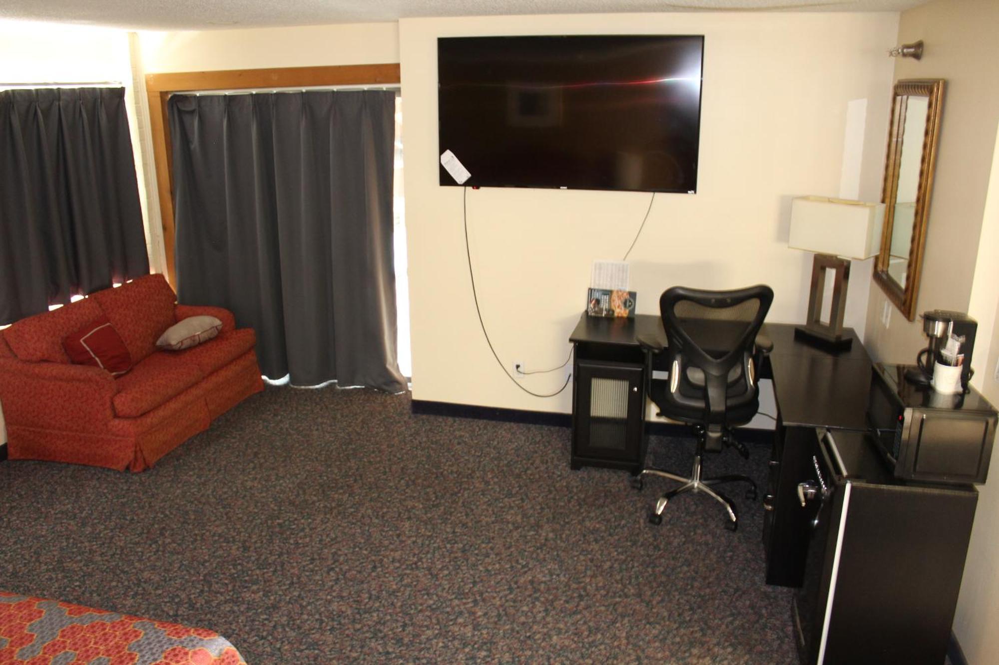 American Inn And Suites Ionia Екстериор снимка